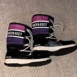 Moon Boot Kids/Girls , Black and Purple Winter Boots